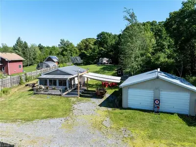 Detached in Frontenac Islands