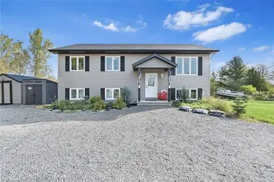 Detached in Frontenac