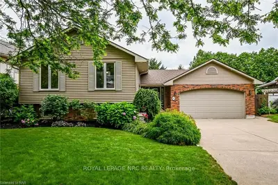 Detached in Pelham