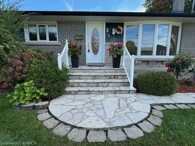 Detached in Loyalist