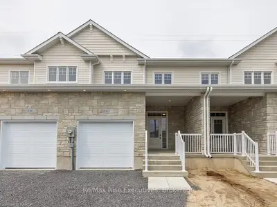 Att/Row/Townhouse in Kingston