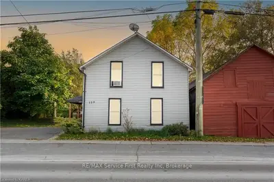 Detached in Loyalist