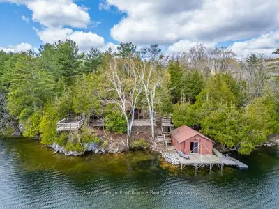Detached in Frontenac