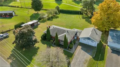 Detached in Frontenac