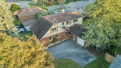 Detached in Kingston