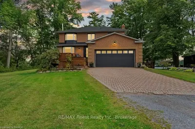 Detached in Frontenac