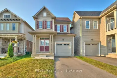 Detached in Niagara Falls