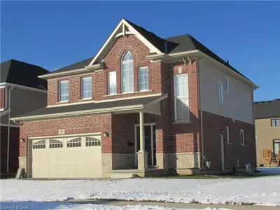 Detached in Pelham