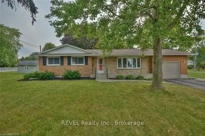1112 Kennedy Drive, Fort Erie, On L2a 5p4