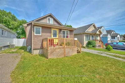 30 MCALPINE Avenue S, Welland, ON L3B 1T6