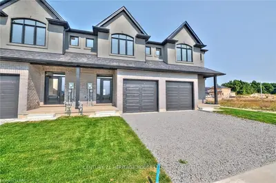 Att/Row/Townhouse in Thorold