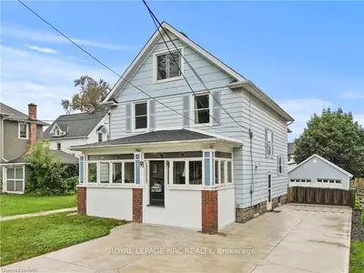 Detached in Thorold