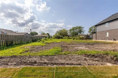 Vacant Land in Welland