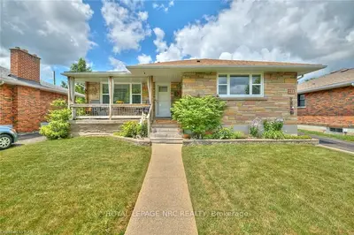 Detached in Thorold