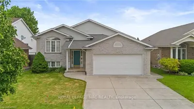 Detached in Niagara Falls