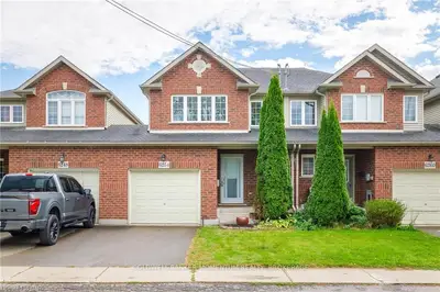 Att/Row/Townhouse in Niagara Falls