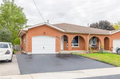 Semi-Detached in Niagara Falls