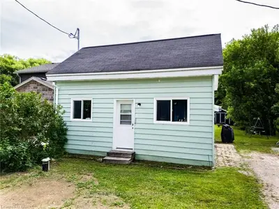 Detached in South Bruce Peninsula