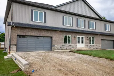 Att/Row/Townhouse in Thorold