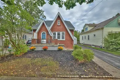 Detached in Fort Erie
