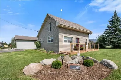 703 Smithville Rd Road, West Lincoln, On L0r 2j0