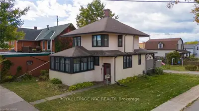 Detached in Port Colborne