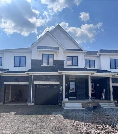 Att/Row/Townhouse in Welland