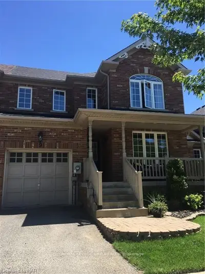 9 Robertson Road, Niagara-on-the-lake, On L0s 1j0