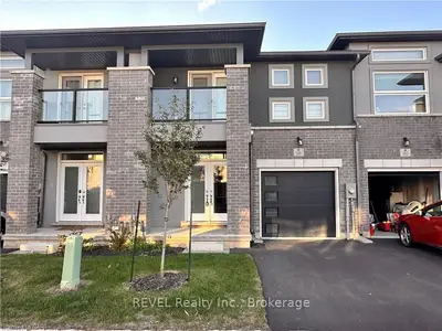 Att/Row/Townhouse in Welland