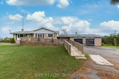 Detached in Prince Edward County