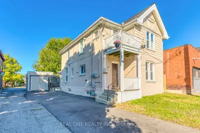 Duplex in Brantford