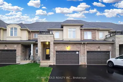 Att/Row/Townhouse in Hamilton