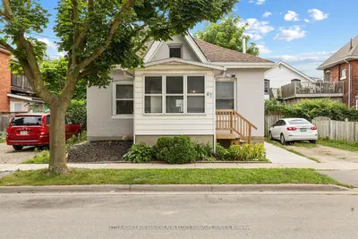 Detached in Brantford