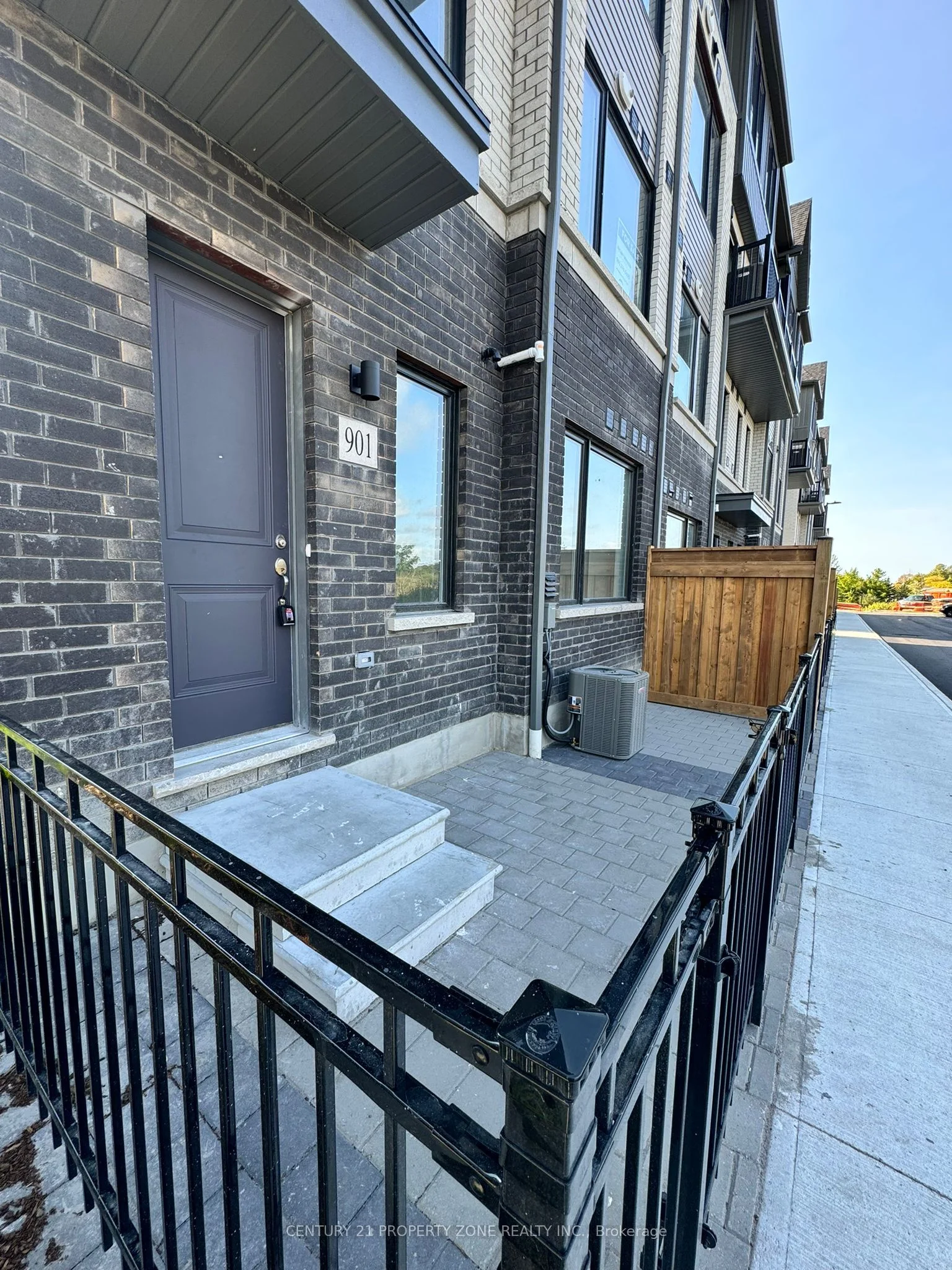 160 Densmore Road 901, Cobourg, On K9a 4j9