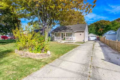 Detached in Chatham-Kent