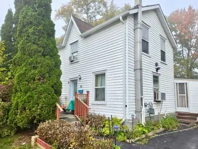 Detached in Belleville