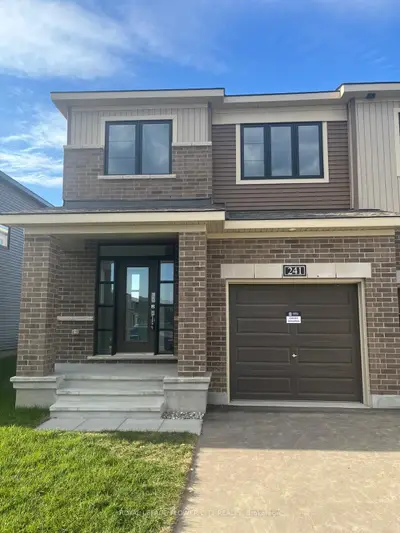 Att/Row/Townhouse in Kanata