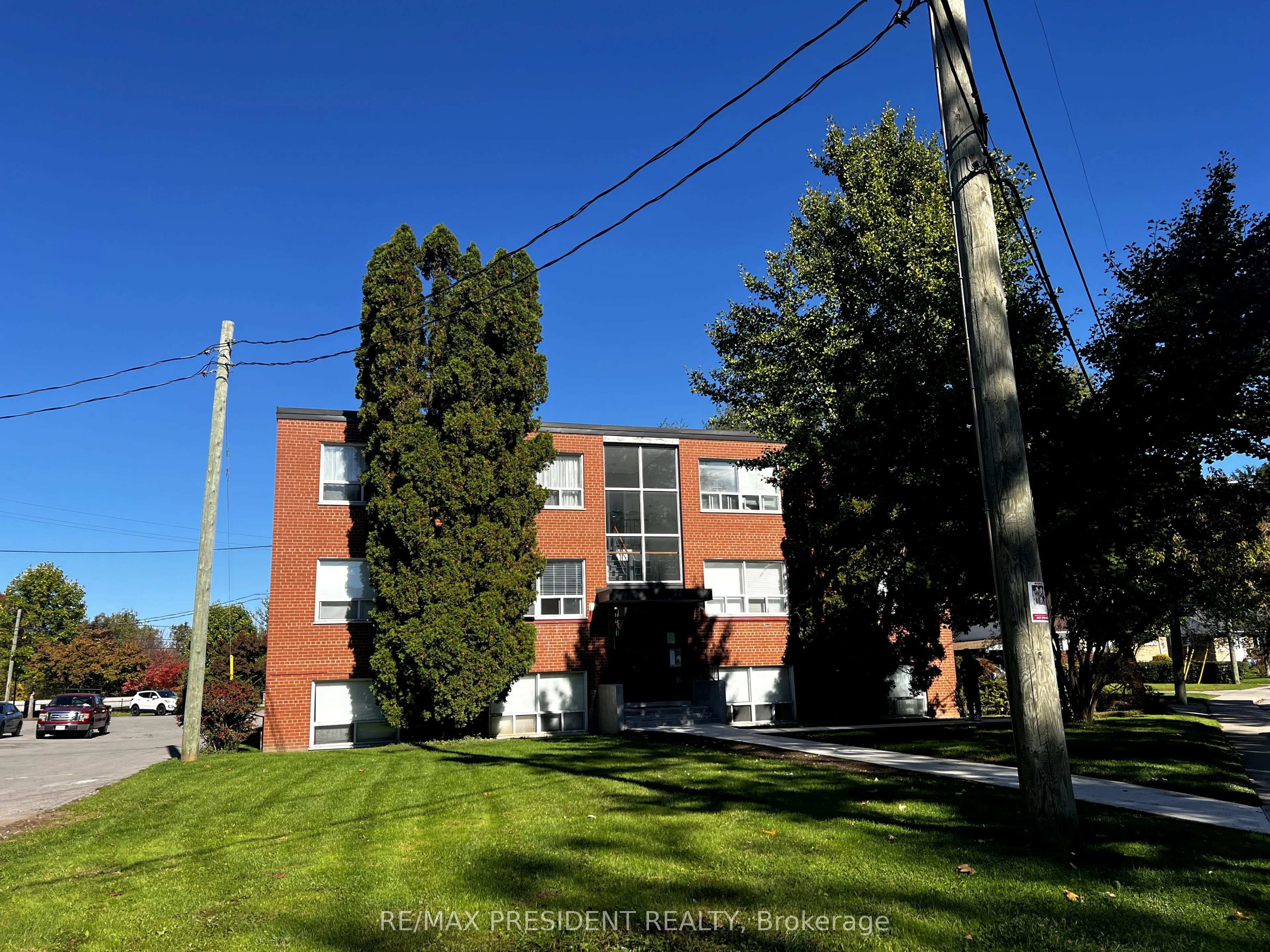 Condo Apartment in Hamilton