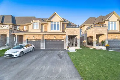 Att/Row/Townhouse in Hamilton