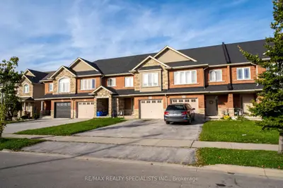 Att/Row/Townhouse in Hamilton