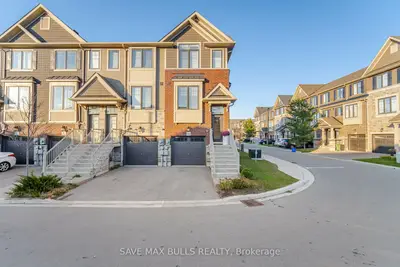 Att/Row/Townhouse in Hamilton