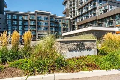 Condo Apartment in Hamilton