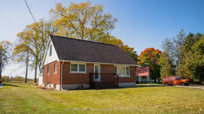 Detached in Central Huron