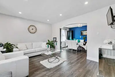 Detached in Cambridge