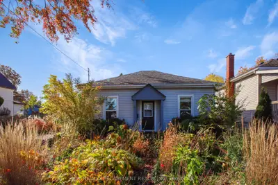 Detached in Stratford