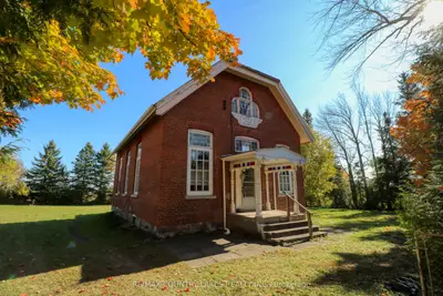 Detached in Kawartha Lakes