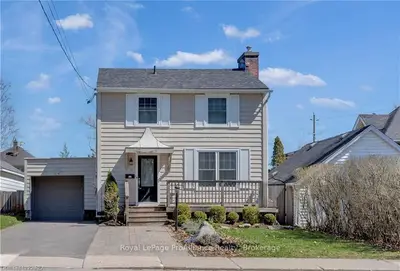 19 College Street, Kingston, On K7l 4l5
