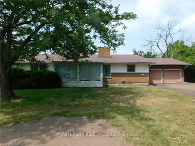 8260 Sarah Street, Niagara Falls, On L2g 6t5