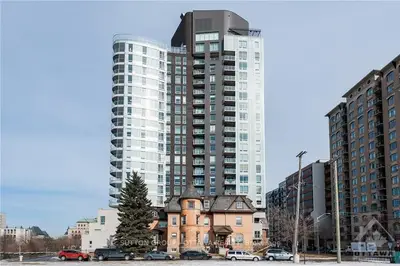 428 Sparks Street 1004, Ottawa Centre, On K1r 0b3