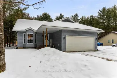 60 Legere Drive, Laurentian Hills, On K0j 1p0